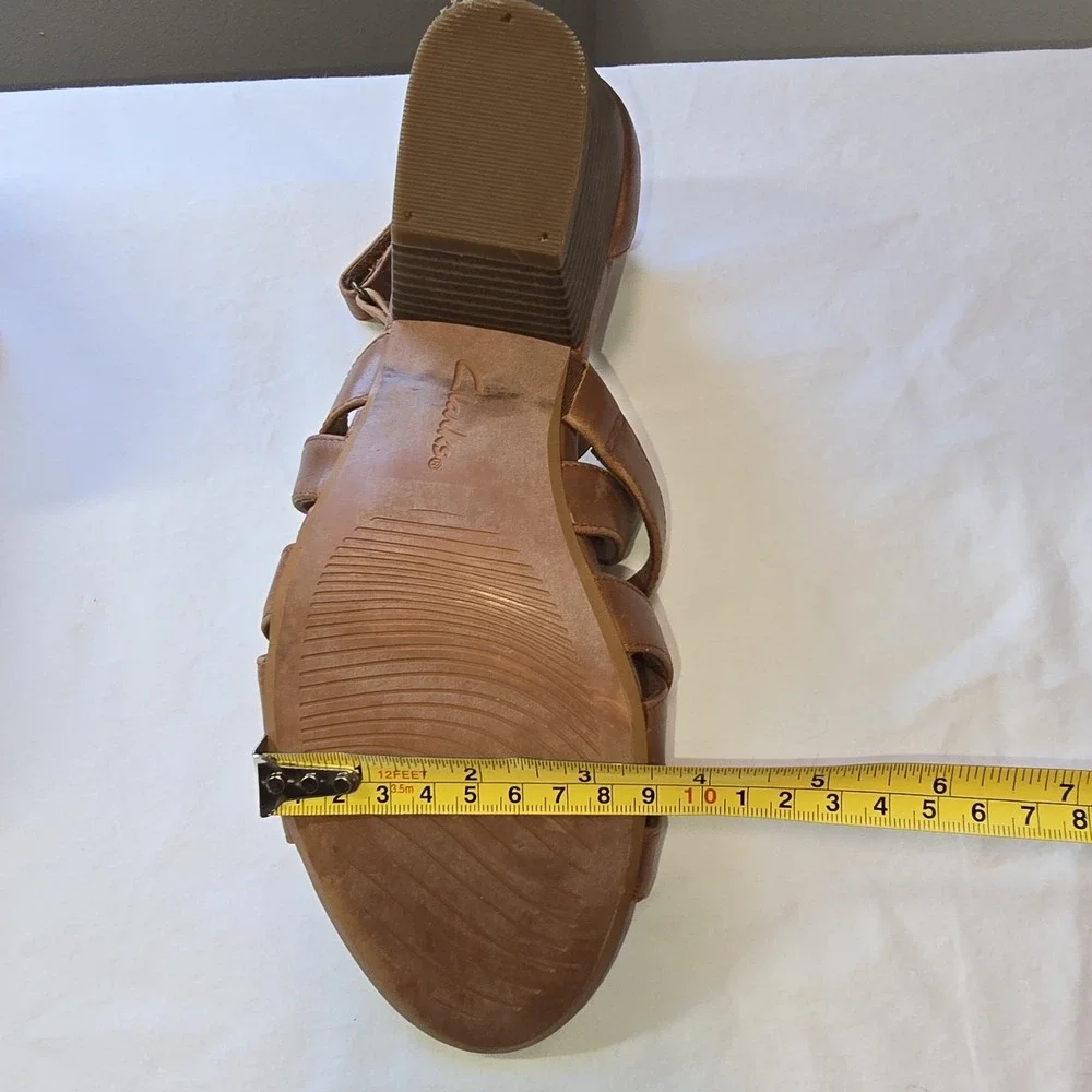 Clarks Collection Women's Size 9 Brown Strappy Sandals • 2.9